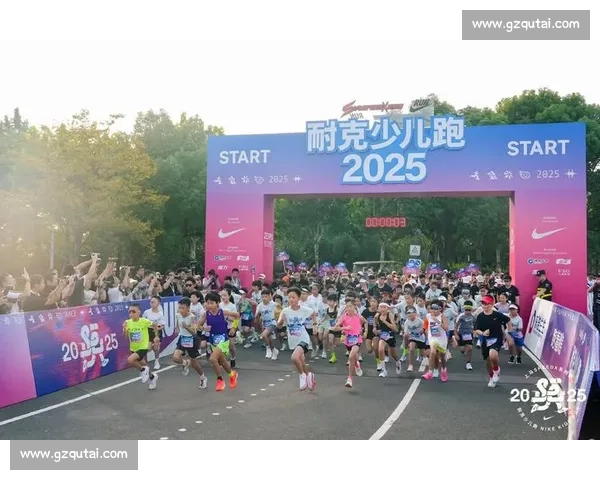 滨江赛道飞毛腿 马铭浩 15 分 33 秒夺上马少儿跑冠军