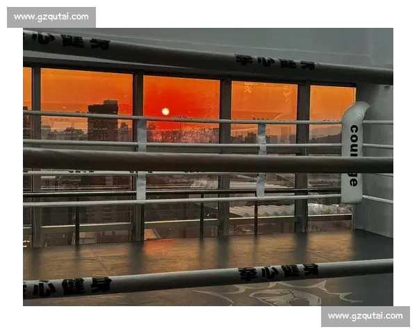 桥坡上的心跳：当车把沁满汗水