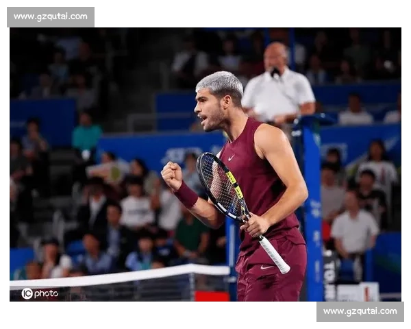 贝尔赫斯直落两盘横扫奥佩尔卡，强势晋级巡回赛决赛