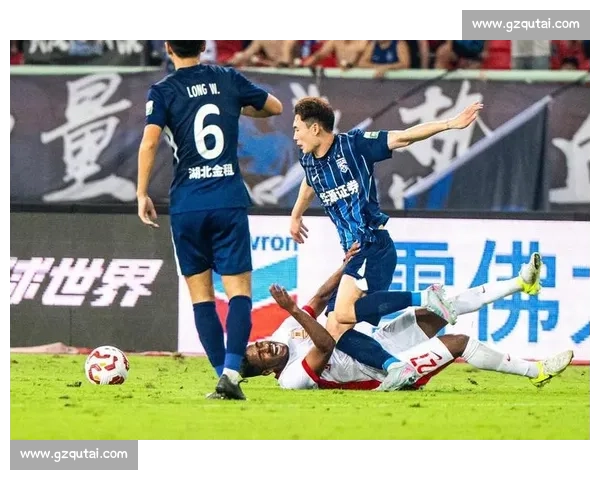 亚泰外援卡米洛合练亮相 暂未达比赛状态